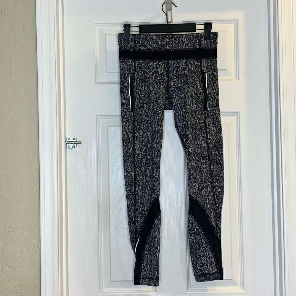 Lululemon Women's Inspire Tight II Luxtreme Heathered Black Leggings Size 4
